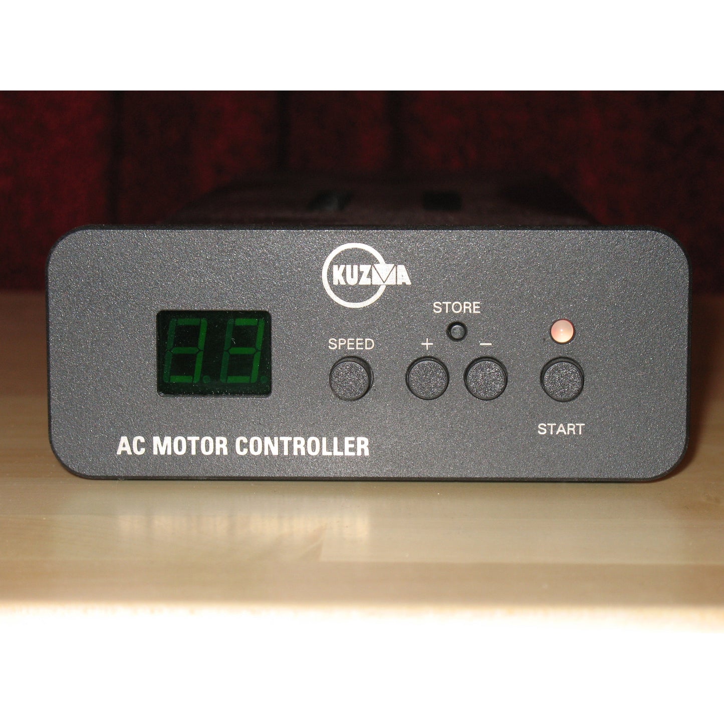 Kuzma - Stabi S Turntable ; VINYLGLOB