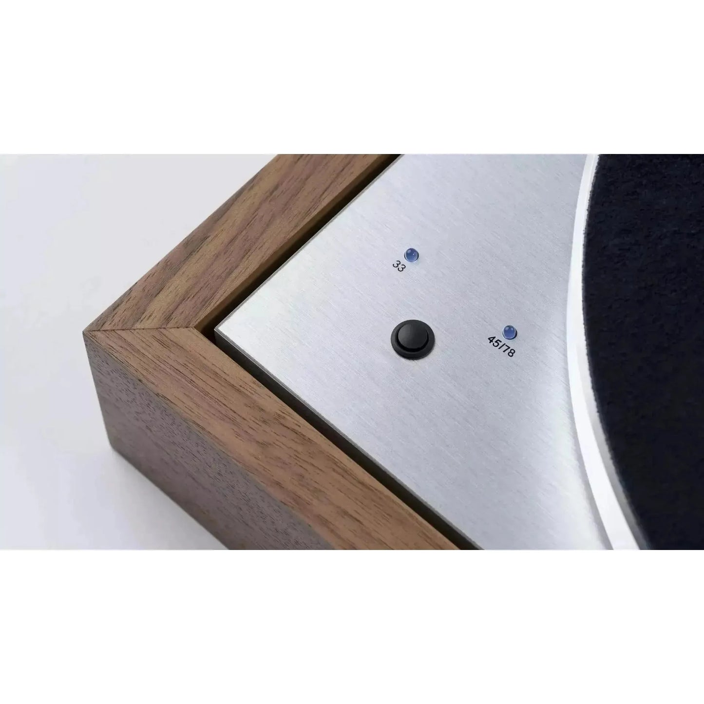 Pro-Ject - Classic Evo Turntable w/ Sumiko Moonstone - Walnut ; VINYLGLOB