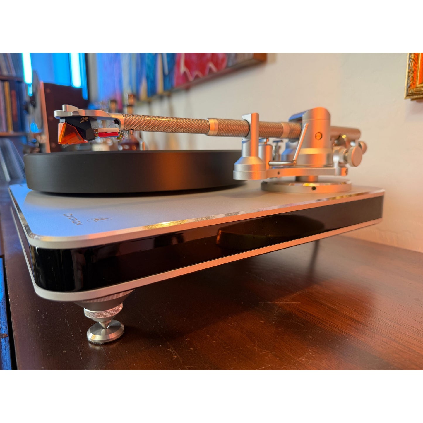 Clearaudio Ovation Turntable with Universal Carbon Fiber Tonearm ; VINYLGLOB