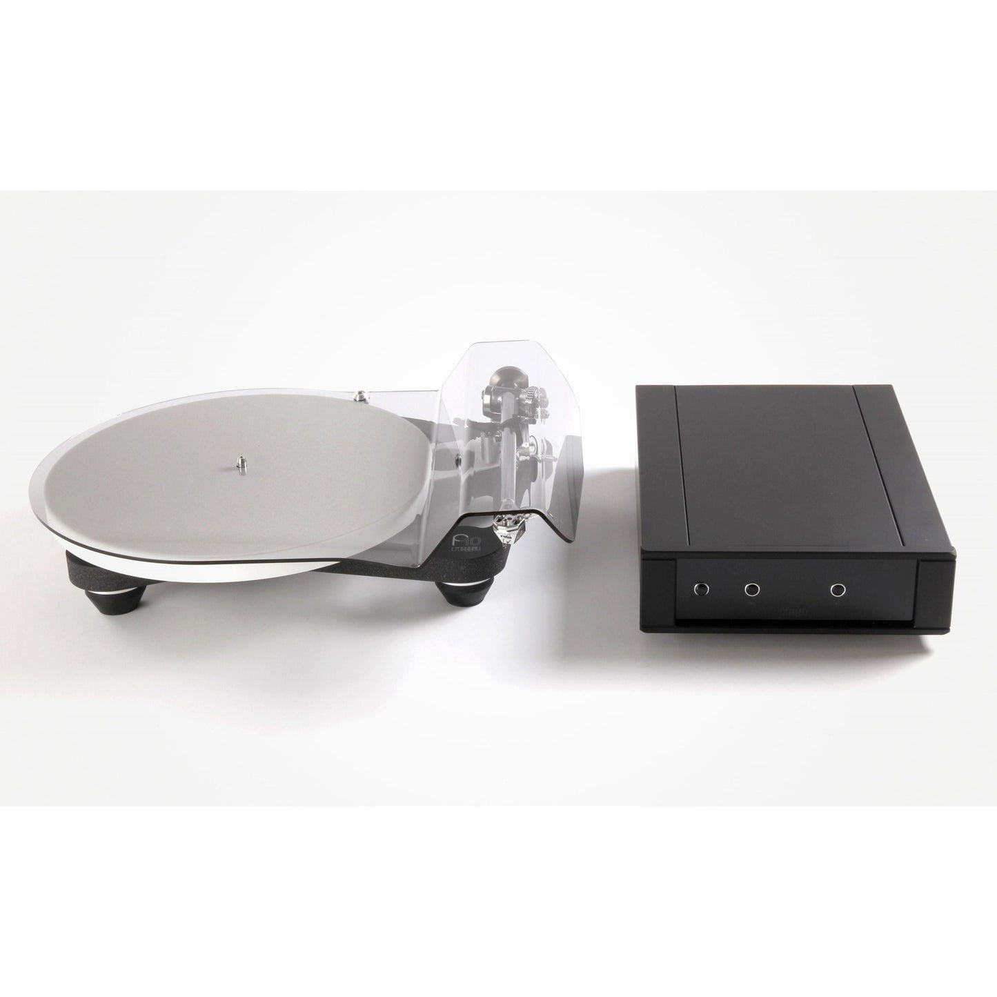 Rega - Planar 10 Turntable ; VINYLGLOB