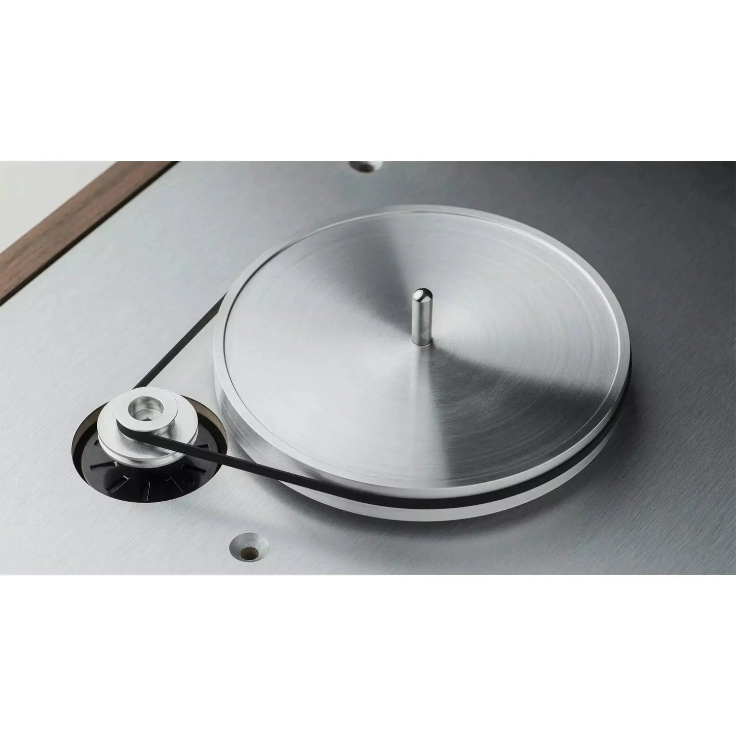 Pro-Ject - Classic Evo Turntable w/ Sumiko Moonstone - Walnut ; VINYLGLOB